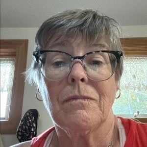Meet your Posher, Charlene